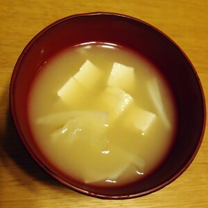 豆腐とキャベツのシンプル♪シンプル♪味噌汁☆